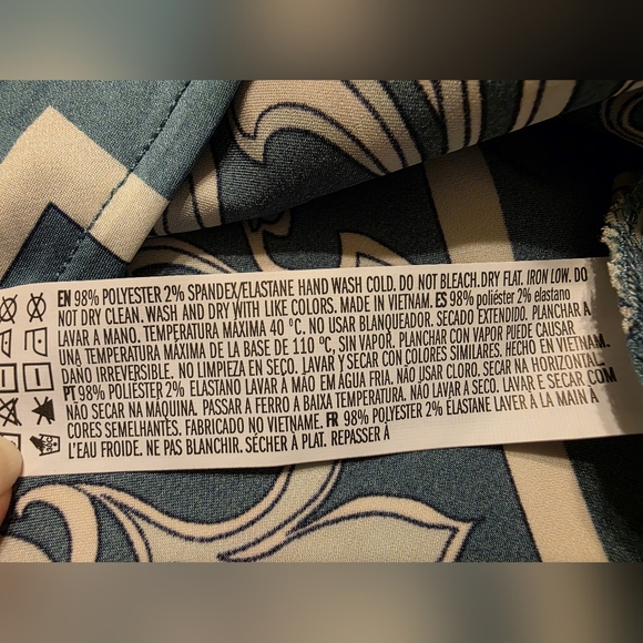 NEW Forever 21 Blue & White Baroque Scarf Print Satin Slip Dress - Size S (NWT). - Picture 4 of 9